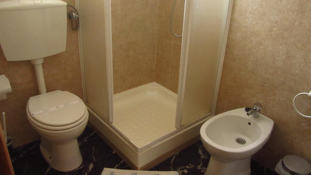Residencial Martinho Hotel Lousa  Ngoại thất bức ảnh