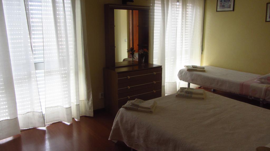 Residencial Martinho Hotel Lousa  Ngoại thất bức ảnh